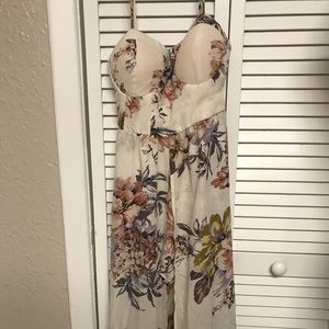 5/$30 🌺 Soulmates Floral Romper Dress
